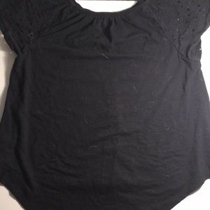 Black tee shirt